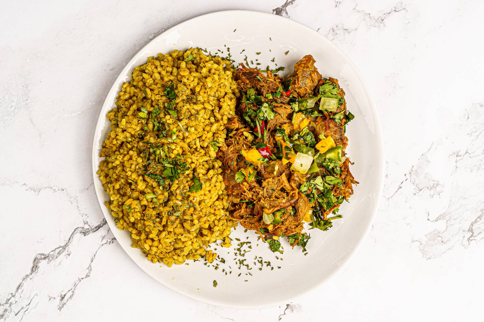 20. Carnitas de Res Mexicana / Arroz Verde Mexicano (B)