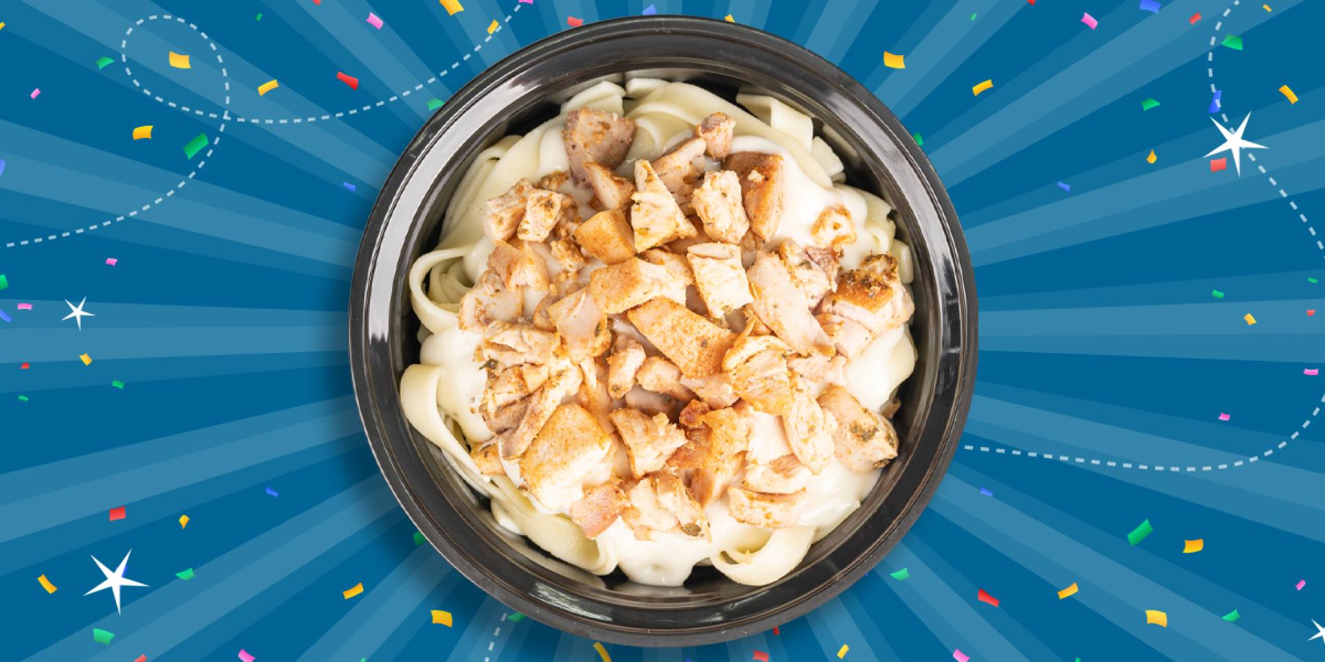54. Fettuccine con Pollo en Salsa Alfredo (Niños)